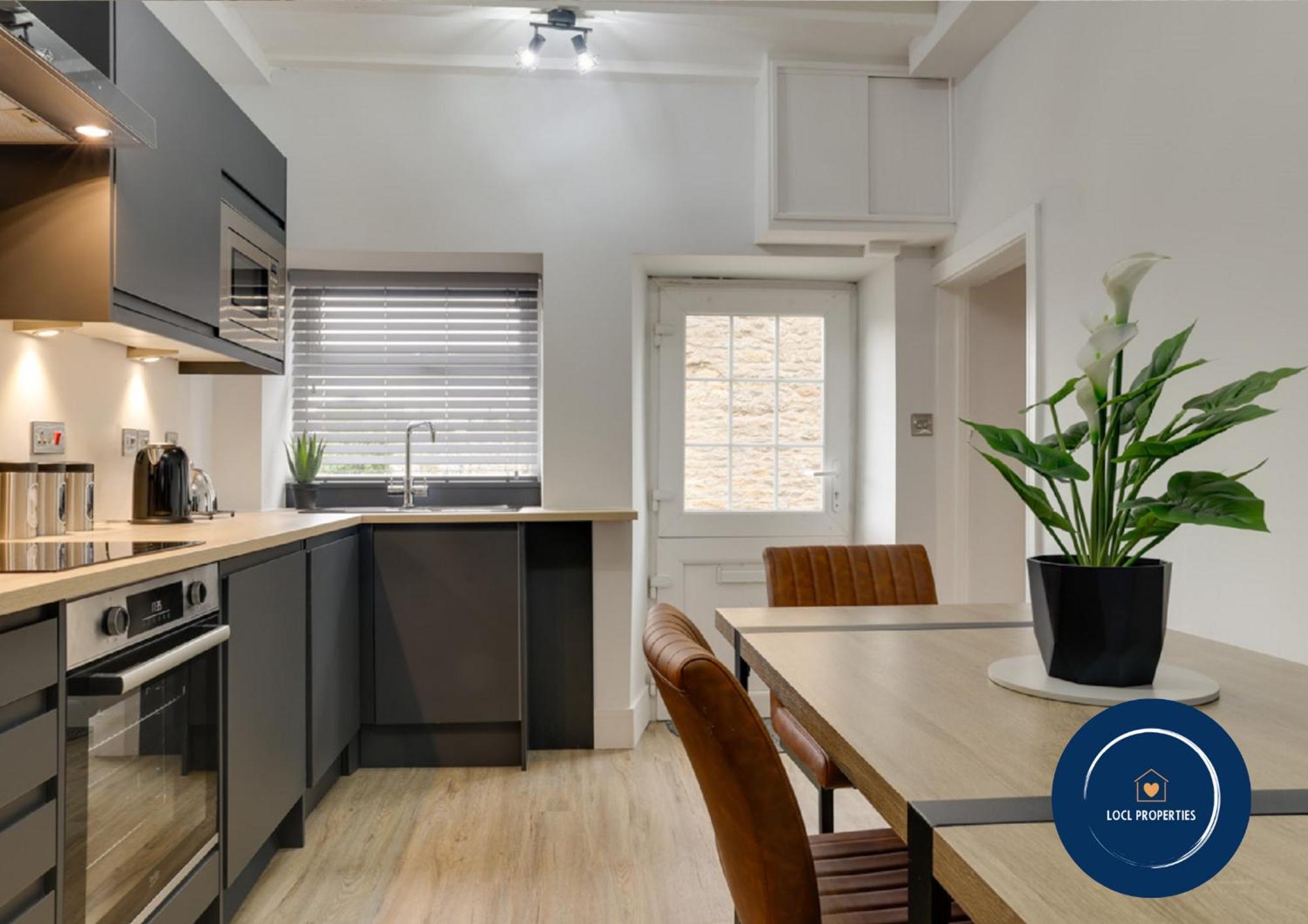 Beam End Snainton - Modern 2-Bedroom Stone Cottage 외부 사진