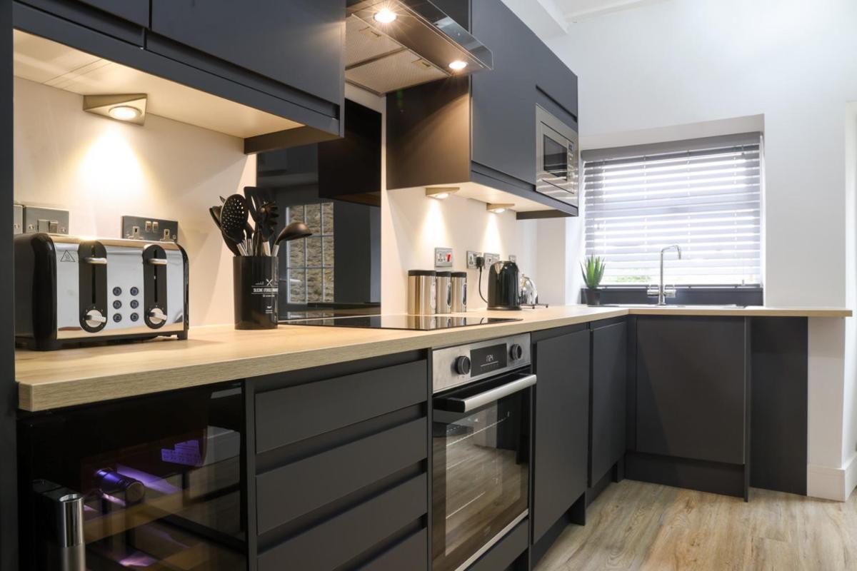 Beam End Snainton - Modern 2-Bedroom Stone Cottage 외부 사진