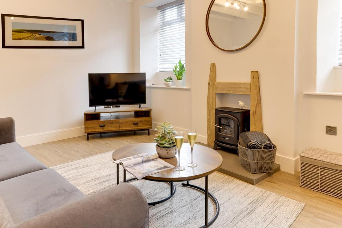 Beam End Snainton - Modern 2-Bedroom Stone Cottage 외부 사진