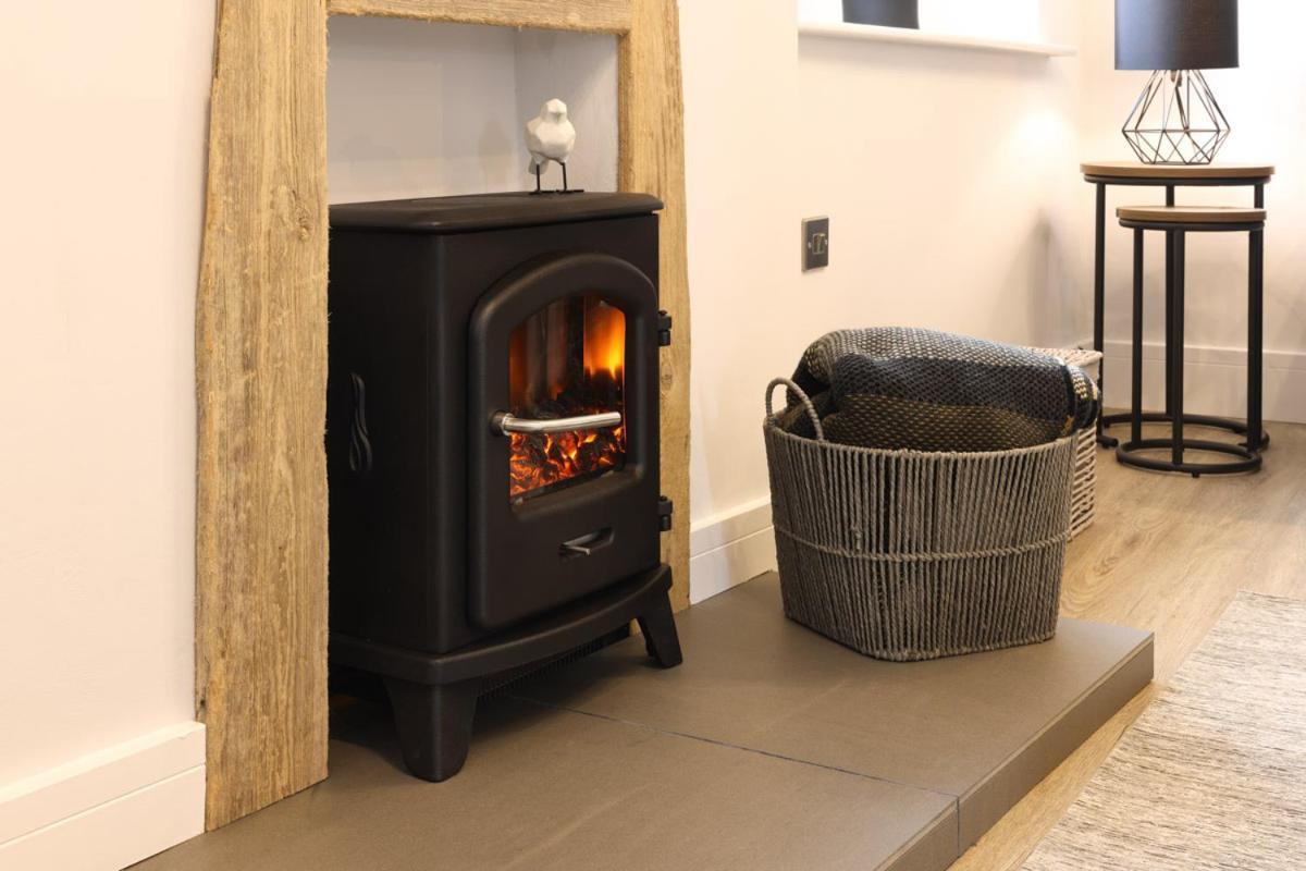 Beam End Snainton - Modern 2-Bedroom Stone Cottage 외부 사진