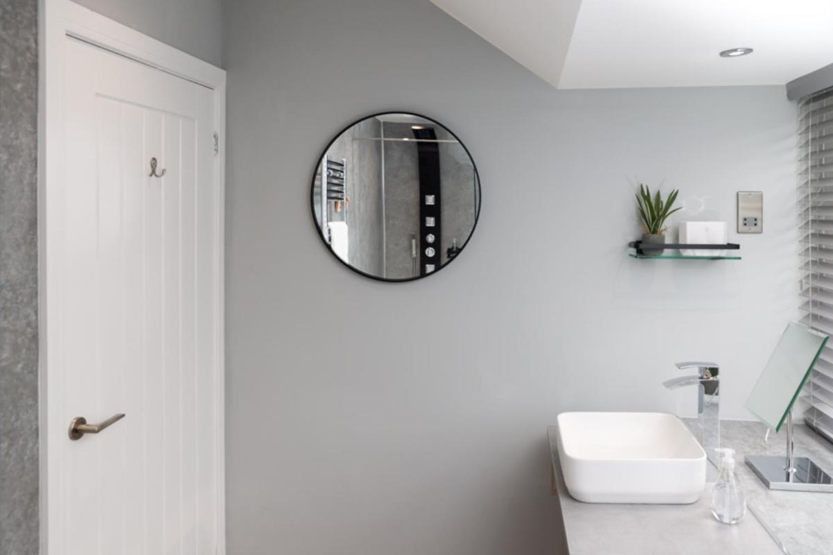 Beam End Snainton - Modern 2-Bedroom Stone Cottage 외부 사진
